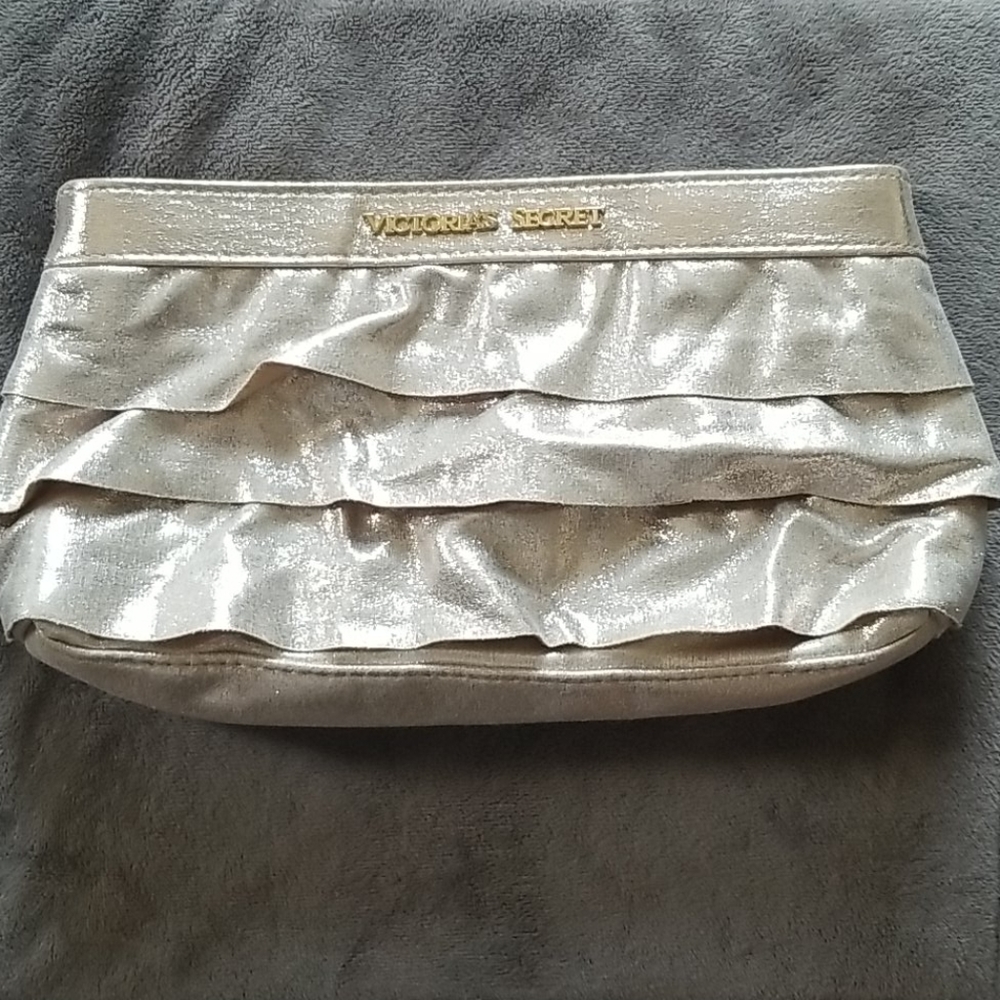 NWOT VICTORIA'S SECRET CLUTH